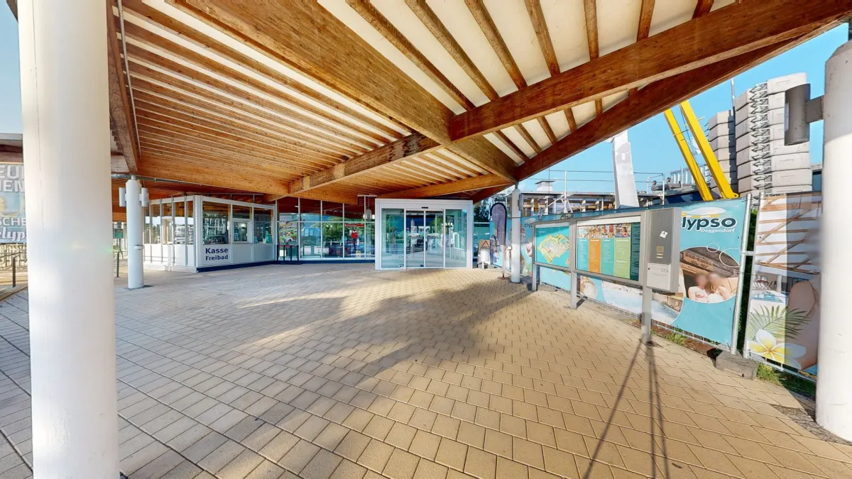 Eingang des Elypso Deggendorf im 360 Grad Rundgang